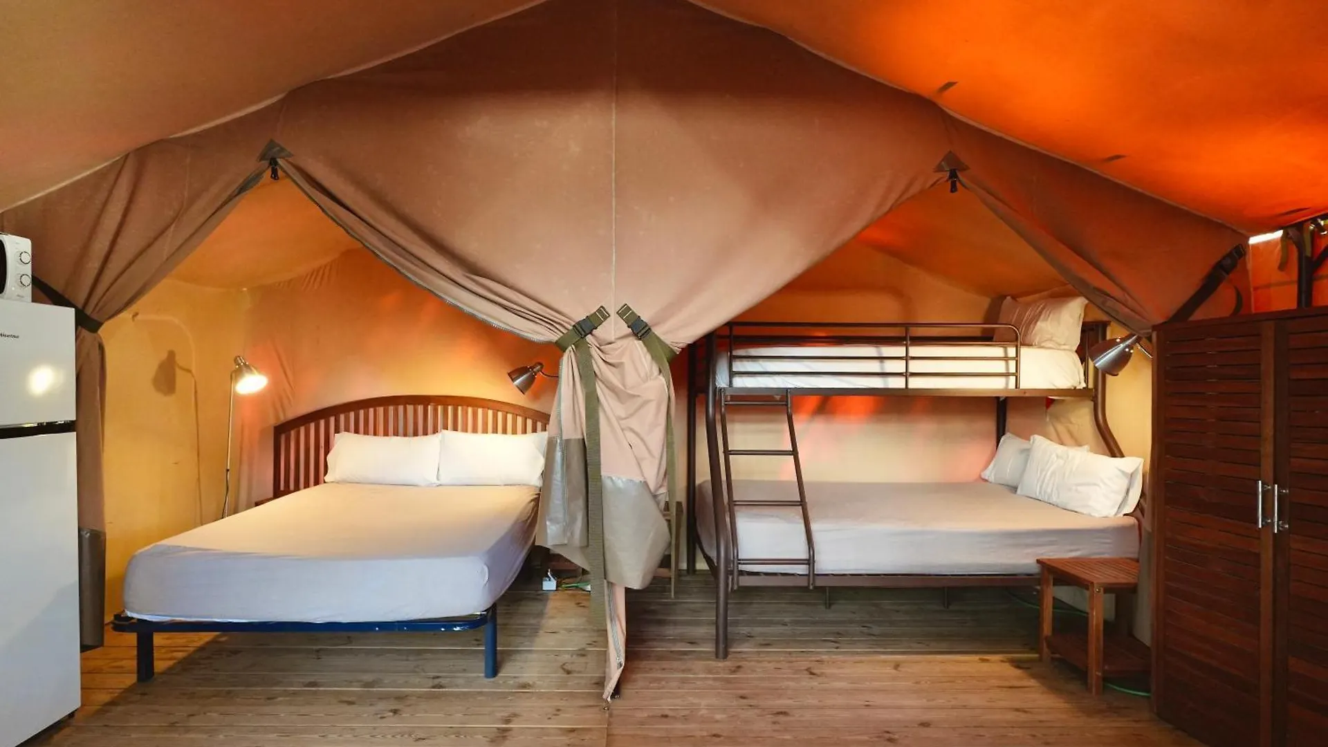 Camping 3 Estrellas Хава
