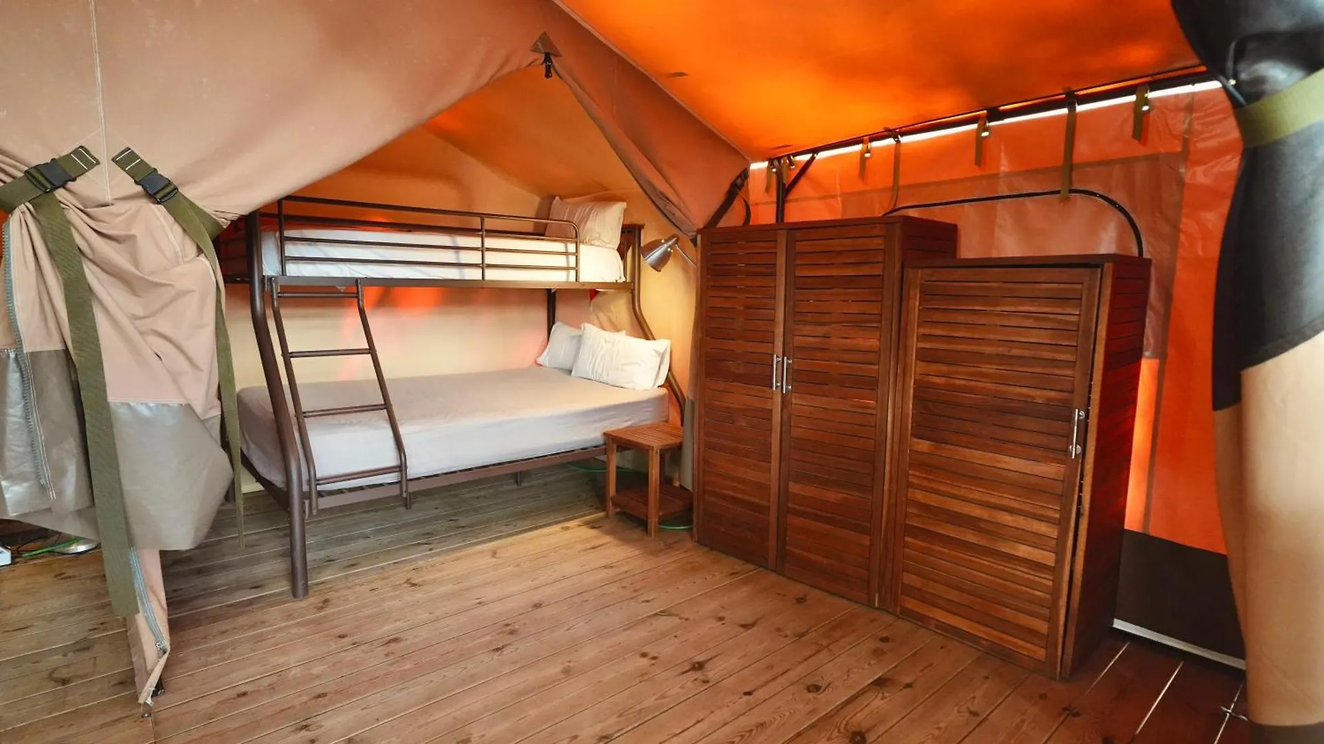 Camping 3 Estrellas Хава Кемпинг